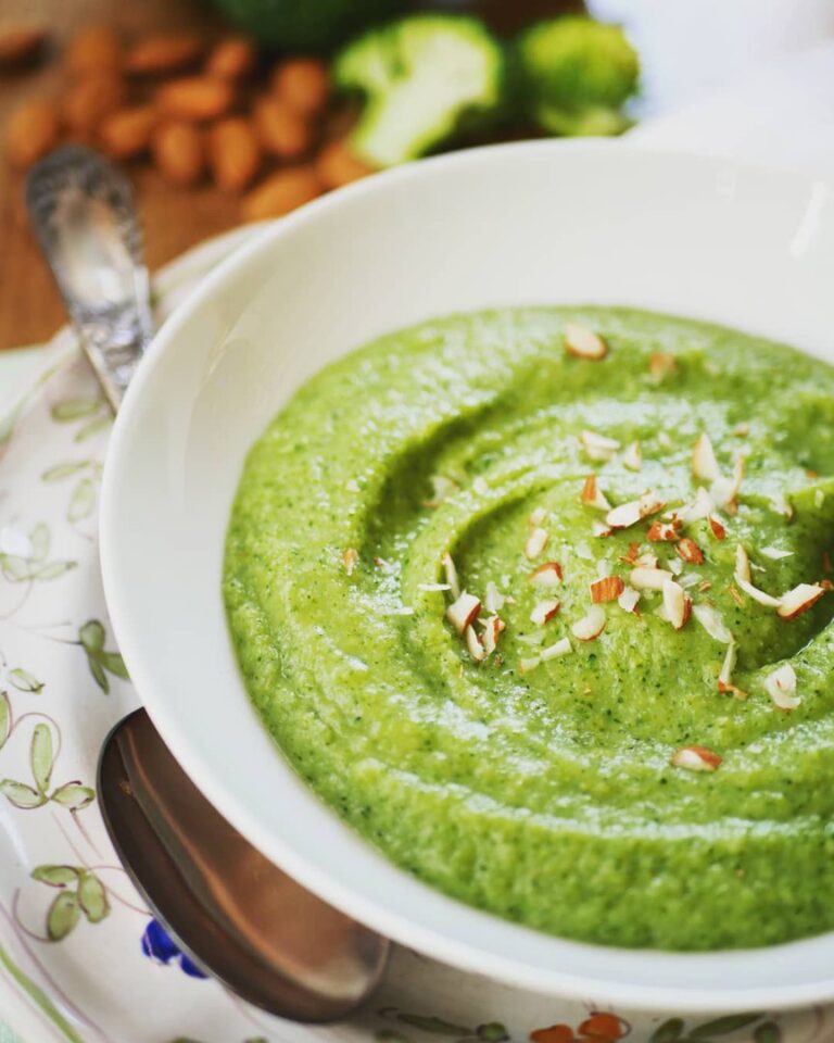 Crème de brocolis aux amandes