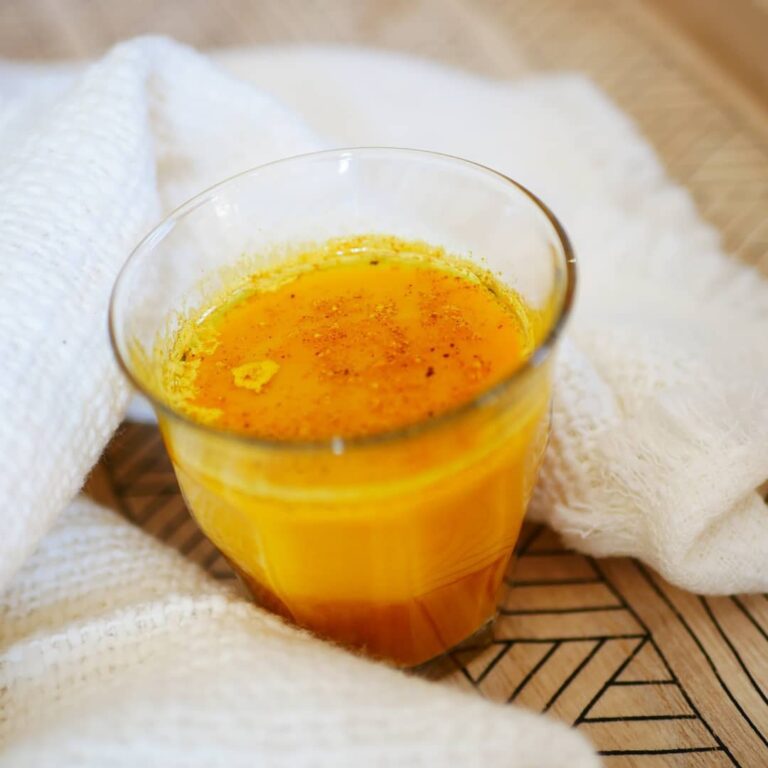 Lait épicé au curcuma, gingembre et à la cannelle