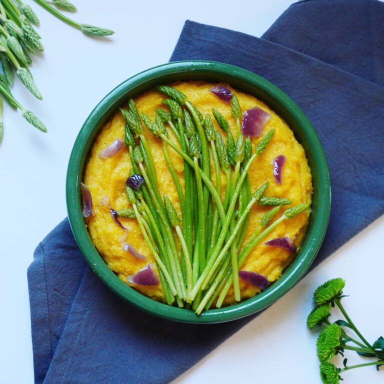 Aspergettes poelées sur lit de polenta