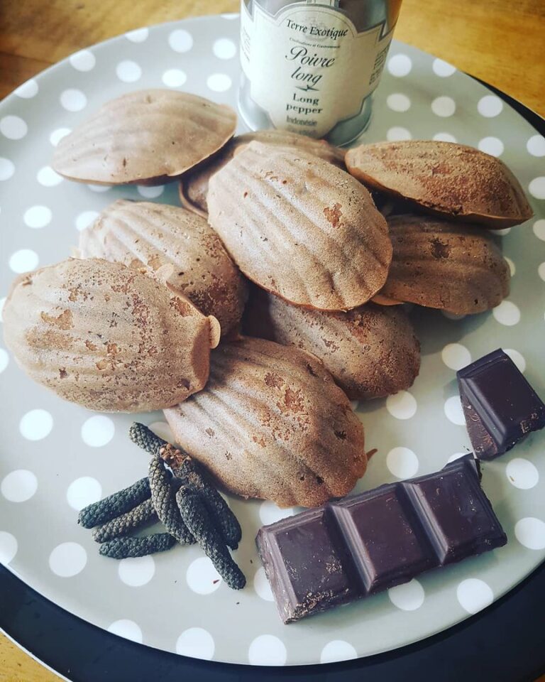 Madeleines vegan au chocolat – poire et poivre long