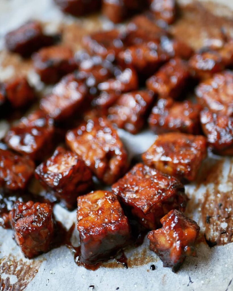 Tempeh mariné en deux cuissons