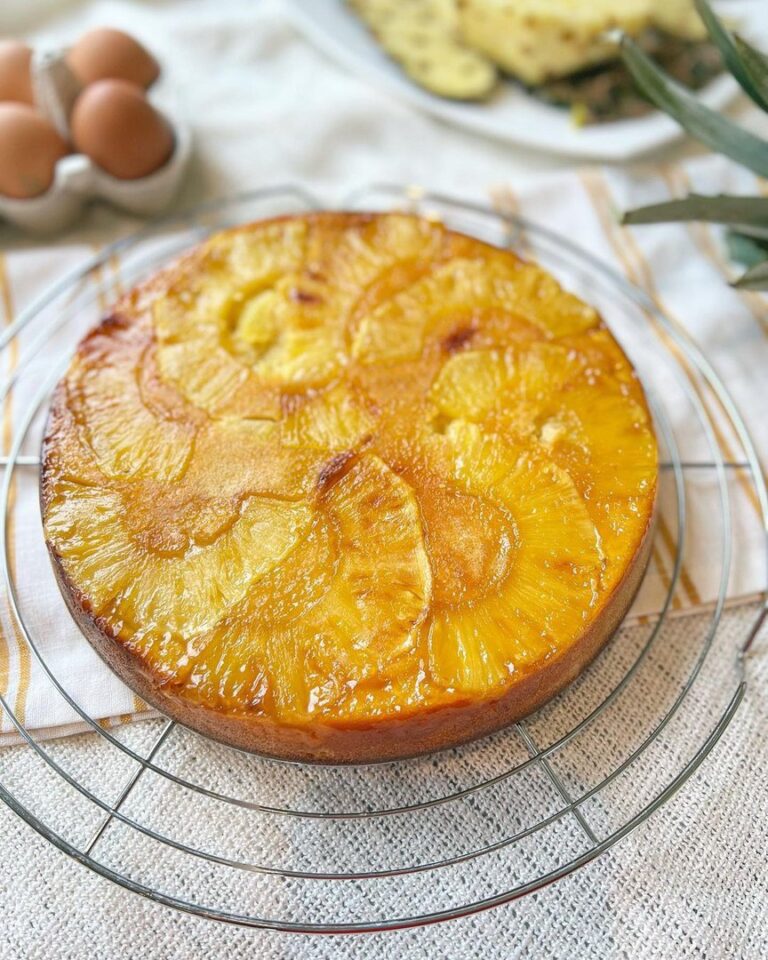 Gâteau renversé à l&rsquo;ananas et à la compote de pommes