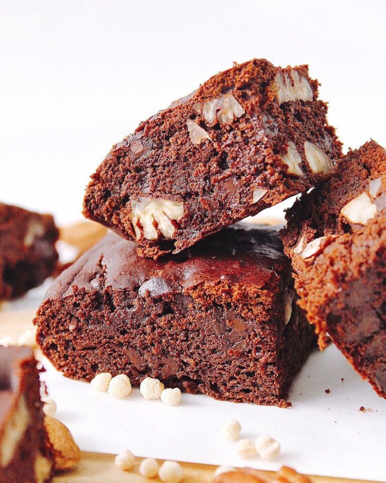 Petit brownie gourmand aux amandes et noix de pécan