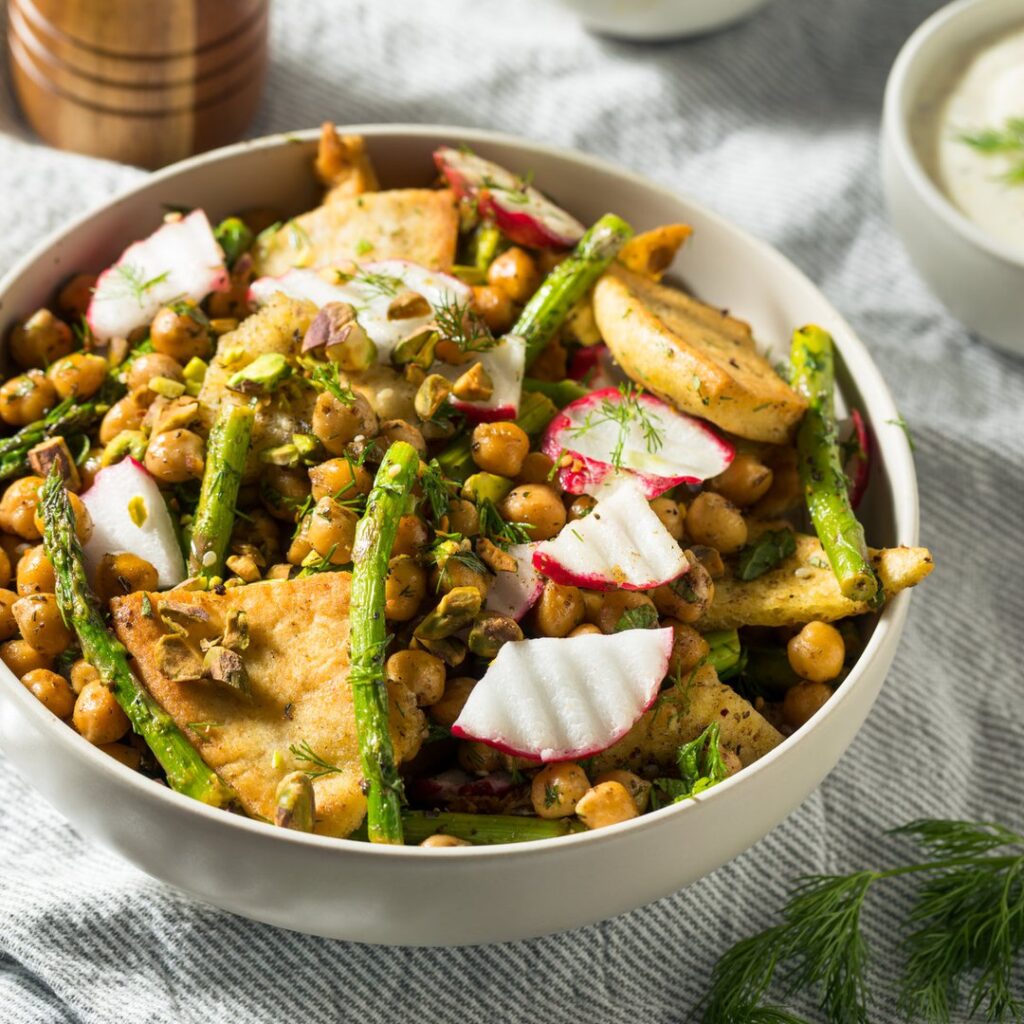Spargel-Kichererbsen-Bowl