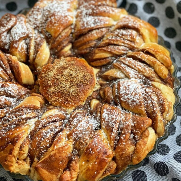 Couronne de croissants aux noix et chocolat