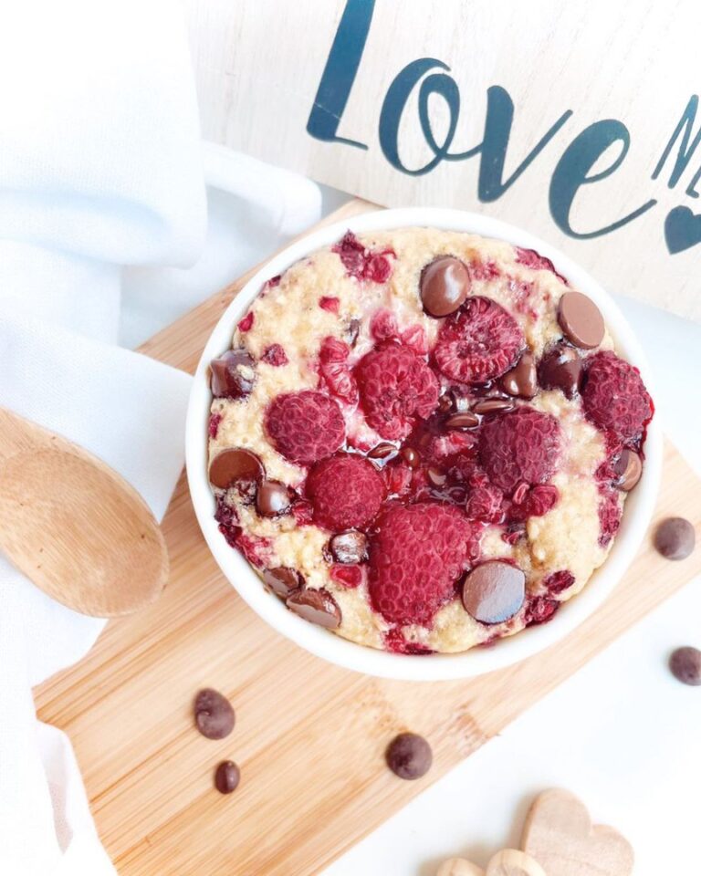 Bowl aux flocons d&rsquo;avoine fruits rouges et chocolat