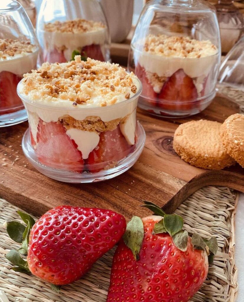 Cloche tiramisu façon fraisier