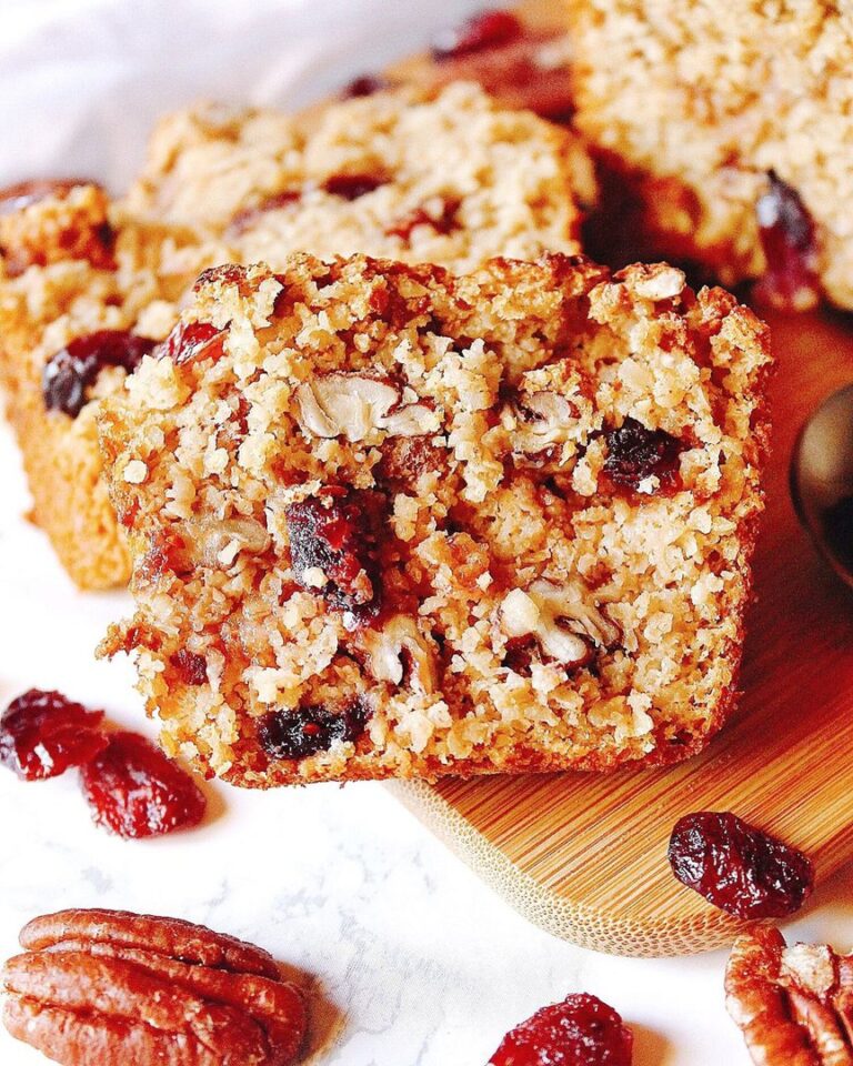 Gâteau aux cranberries et noix de pécan