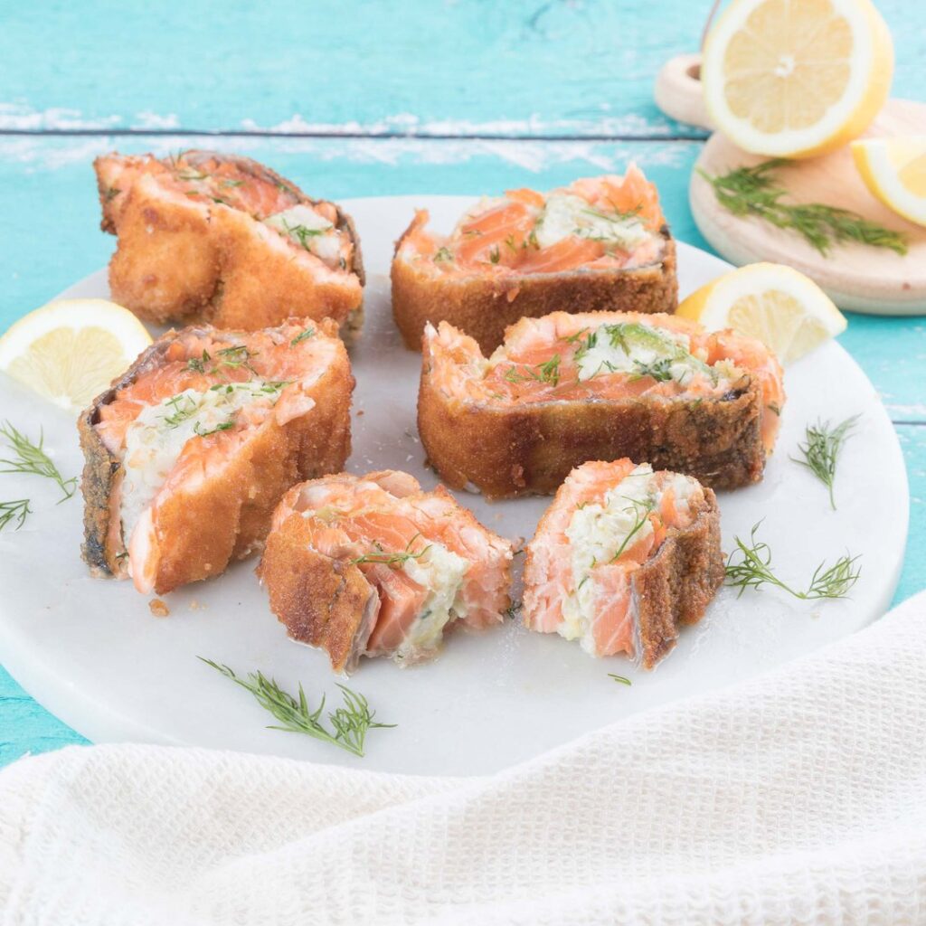 ¡Sushi de salmón frito y aguacate!