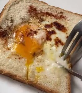 Toast cœur coulant