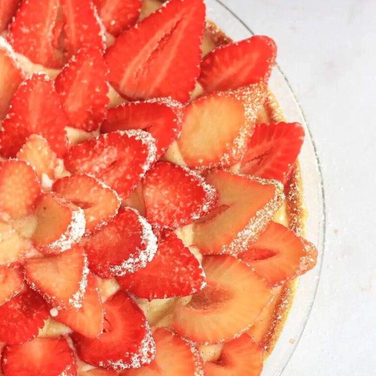 Tarte aux amandes et fraises