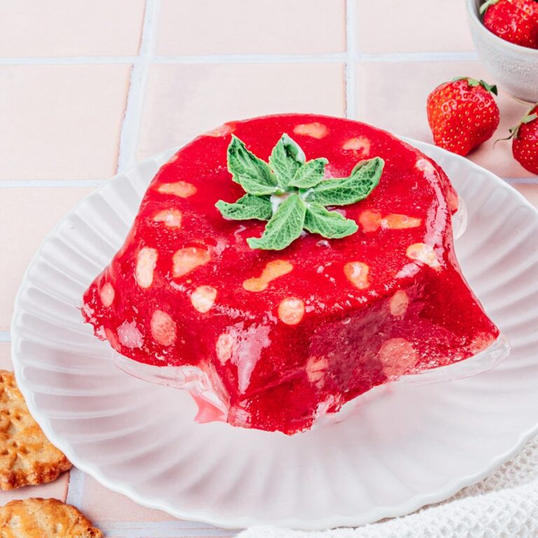 Frische Crepes mit Erdbeeren