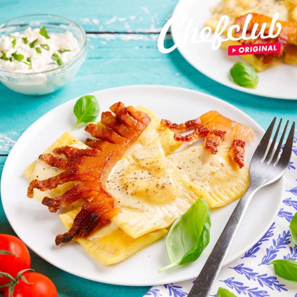 Ravioli mit Ei und Speck