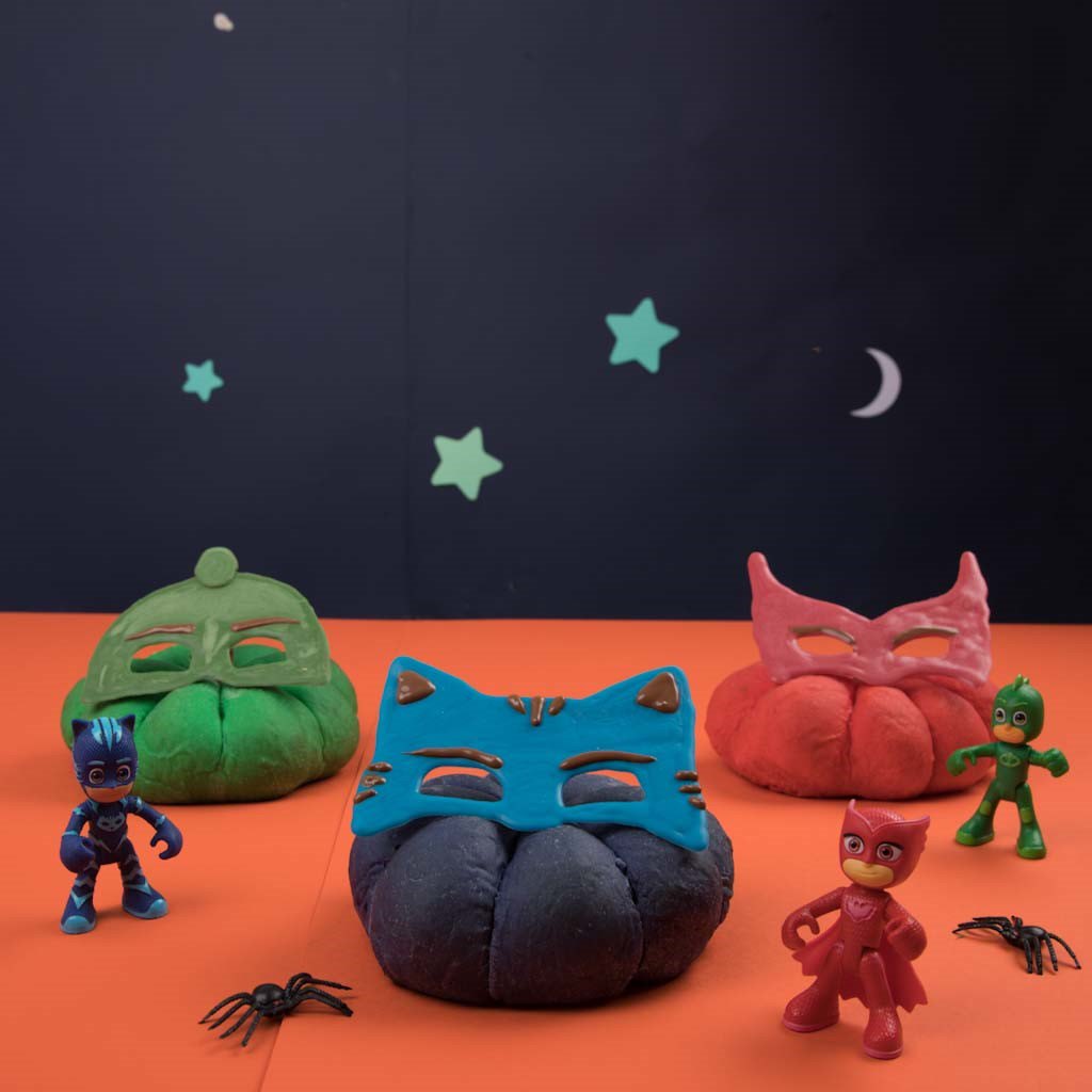Los PJ Masks se convierten en pan de calabaza!