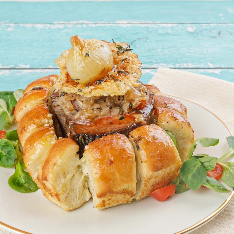 Französisches Zwiebel & Steak Sandwich