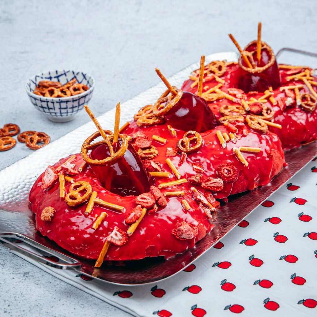 Rosca trançada de morangos