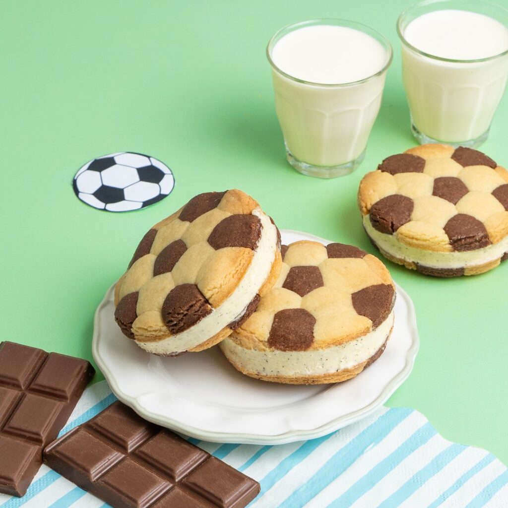 Les ballons de foot glacés