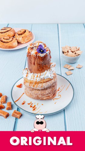 Cinnamon Roll Milkshake & Churros
