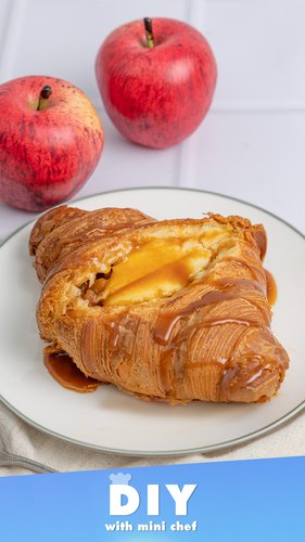 Cheesecake Croissant With Apple Pie Filling