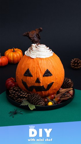 Jack-o'-lantern Tiramisu Cake